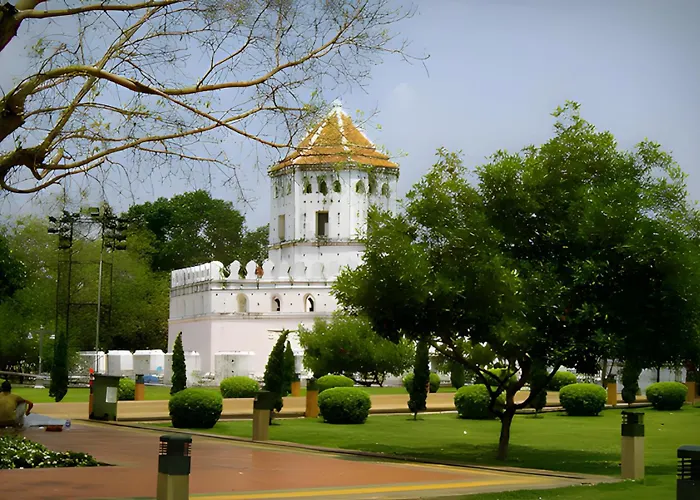 At Pranakorn Khaosan - พระนคร ตรอกข้าวสาร 曼谷