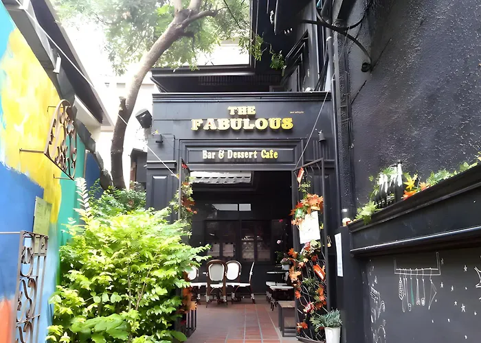 At Pranakorn Khaosan - พระนคร ตรอกข้าวสาร 曼谷